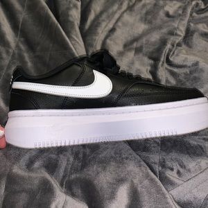 Black and white Court Vision Altas